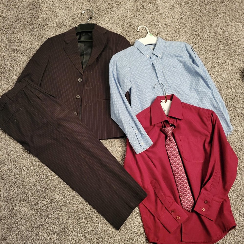 Van Heusen pin stripped Boys suit bundle Size 8, shirts 10/7